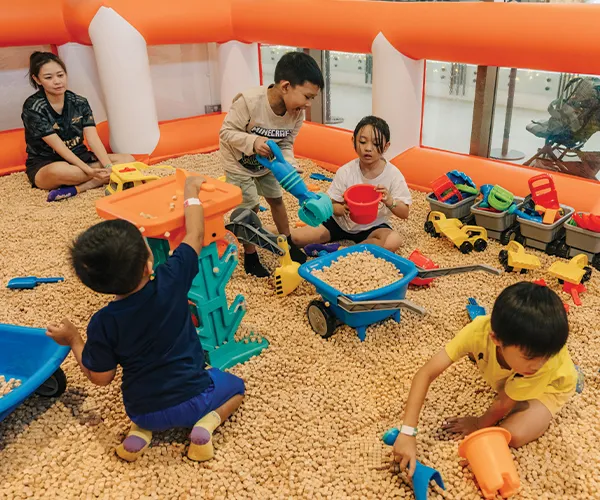 Adventure learning at Bouncetopia Tengah